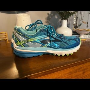 Woman’s Brooks Running Shoes size 9